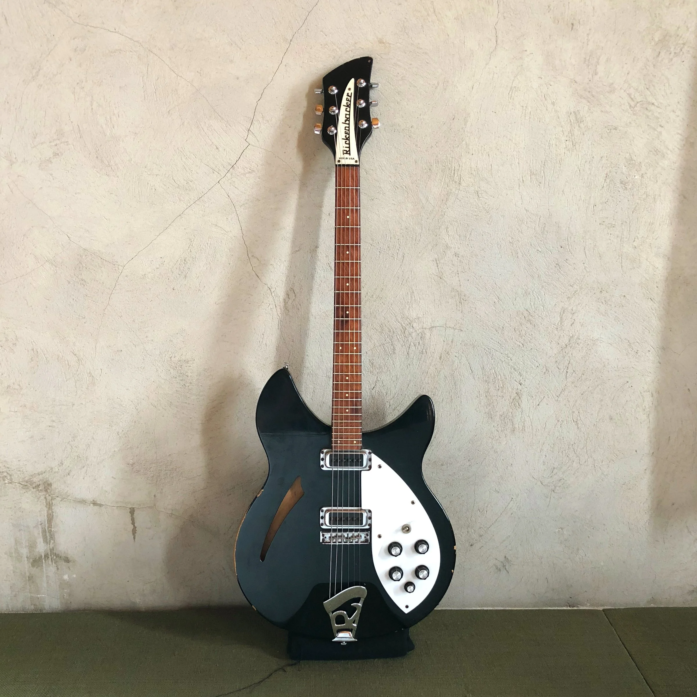 1989 Rickenbacker 330 — Miner Street Recordings, Philadelphia